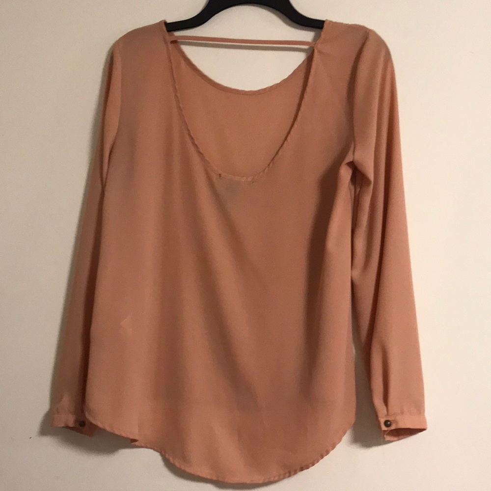 Blush blouse✨ - Picture 2 of 2